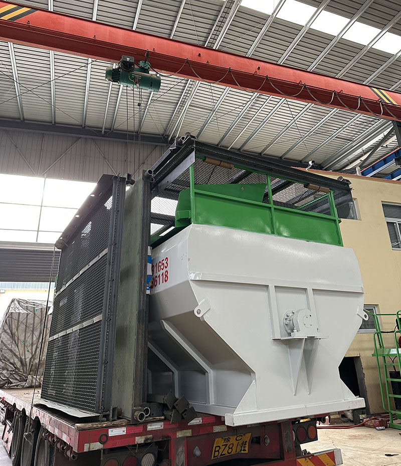 What aspects of inspection should be carried out on the diesel engine before using slope greening equipment